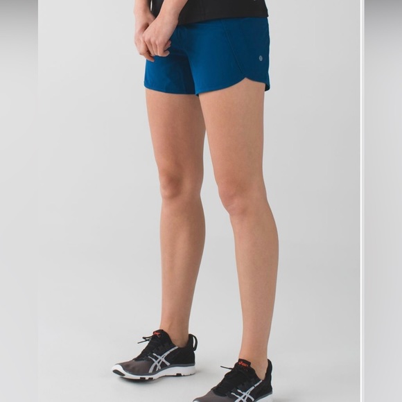 Lululemon Run Times Shorts size 4 Cobalt Blue - Picture 2 of 9